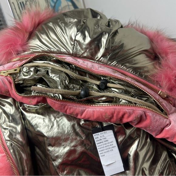 JOCELYN Eye Candy Velvet Puffer Coat | Fox Fur Gold Stars Medium Barbie Pink - Picture 13 of 15